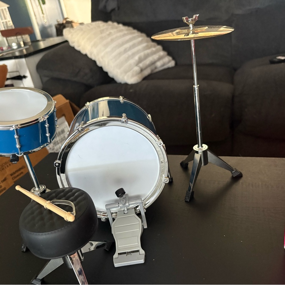 American Girl Doll Drum Set - Picture 4 of 5
